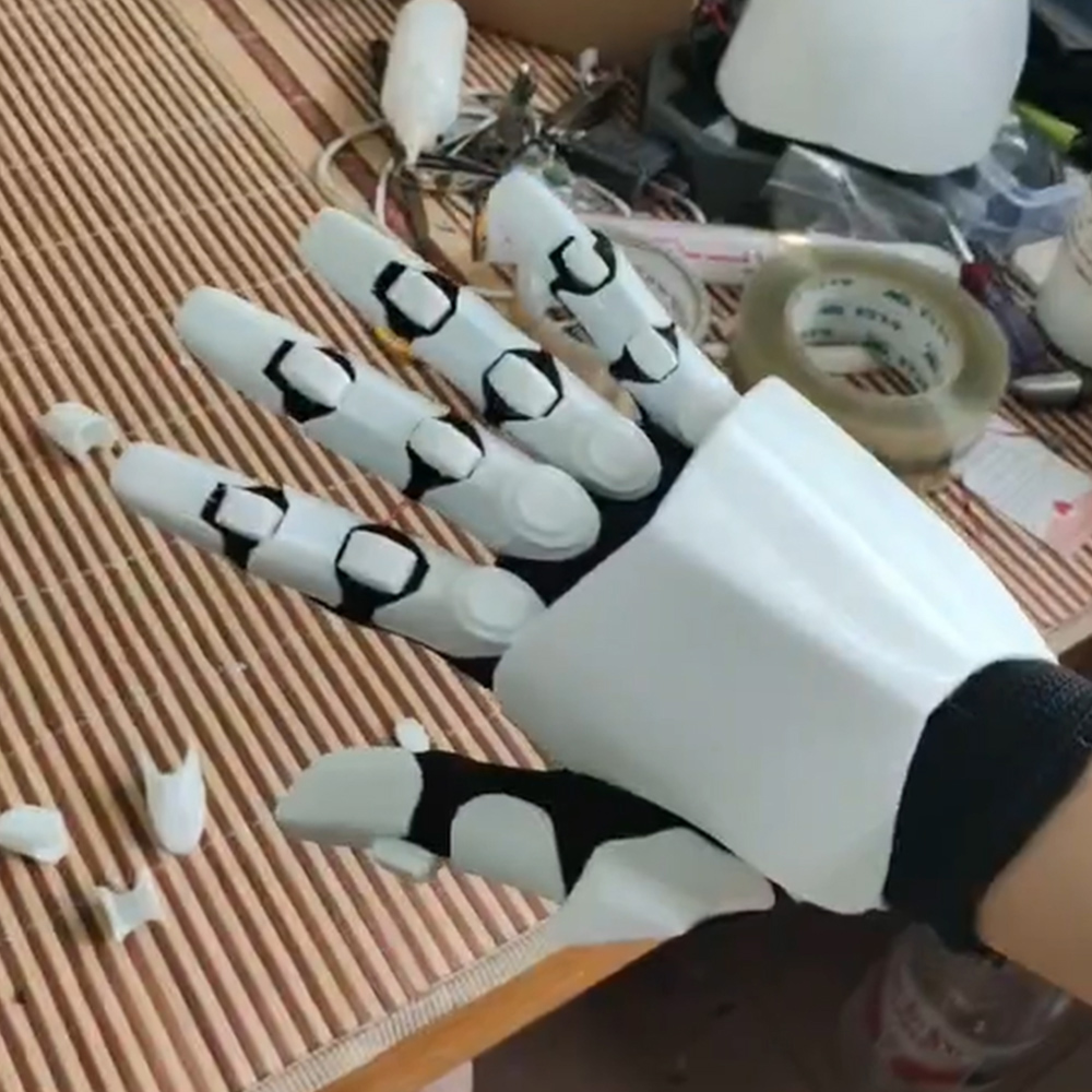 3D Printing Material - Mechanische handschoenen, gemaakt van 3D-geprint PETG-materiaal,